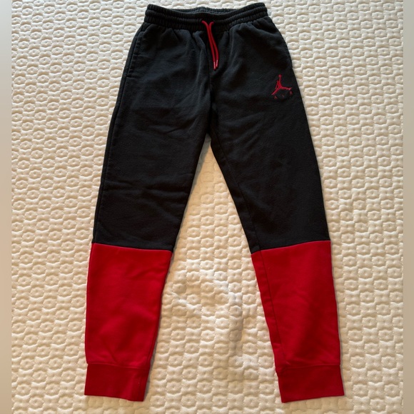 Boys sweatpants Jordan Youth Large - Picture 1 of 3